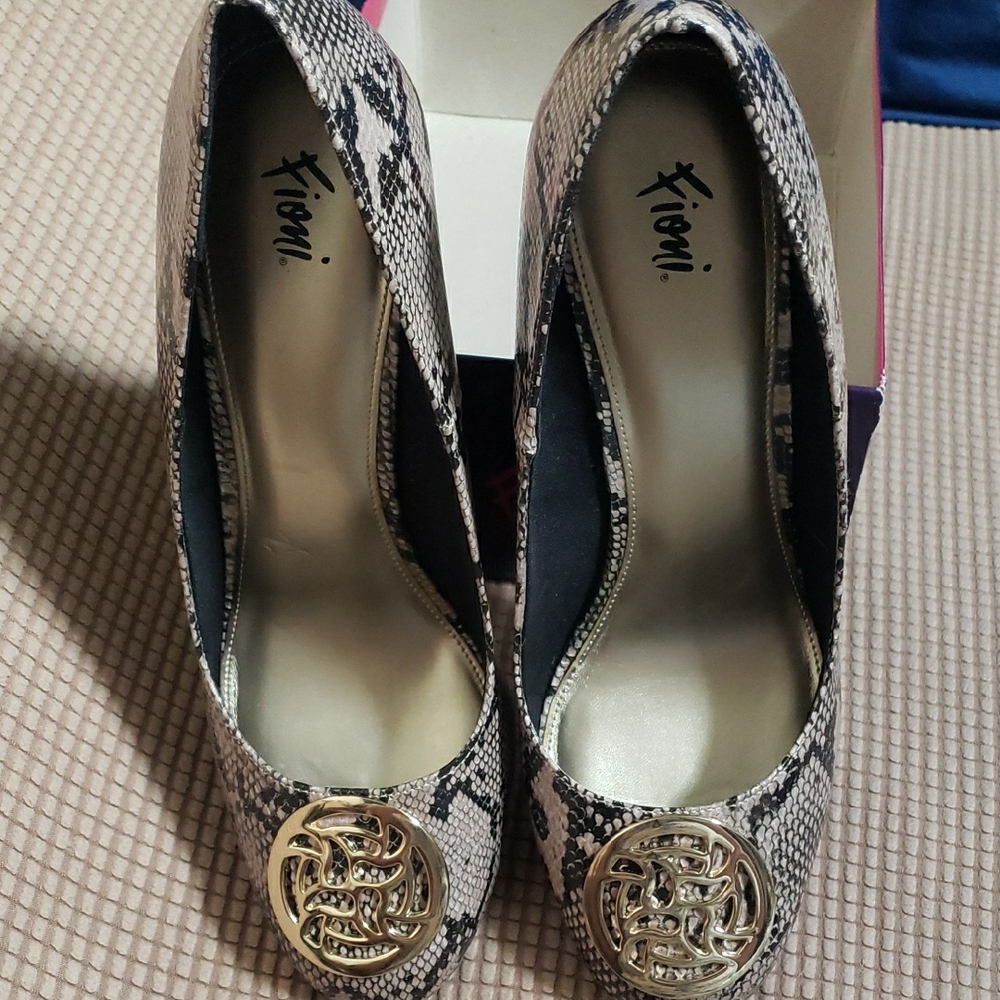 FIONI Snakeskin Pattern Women's Heels - Black and Cream